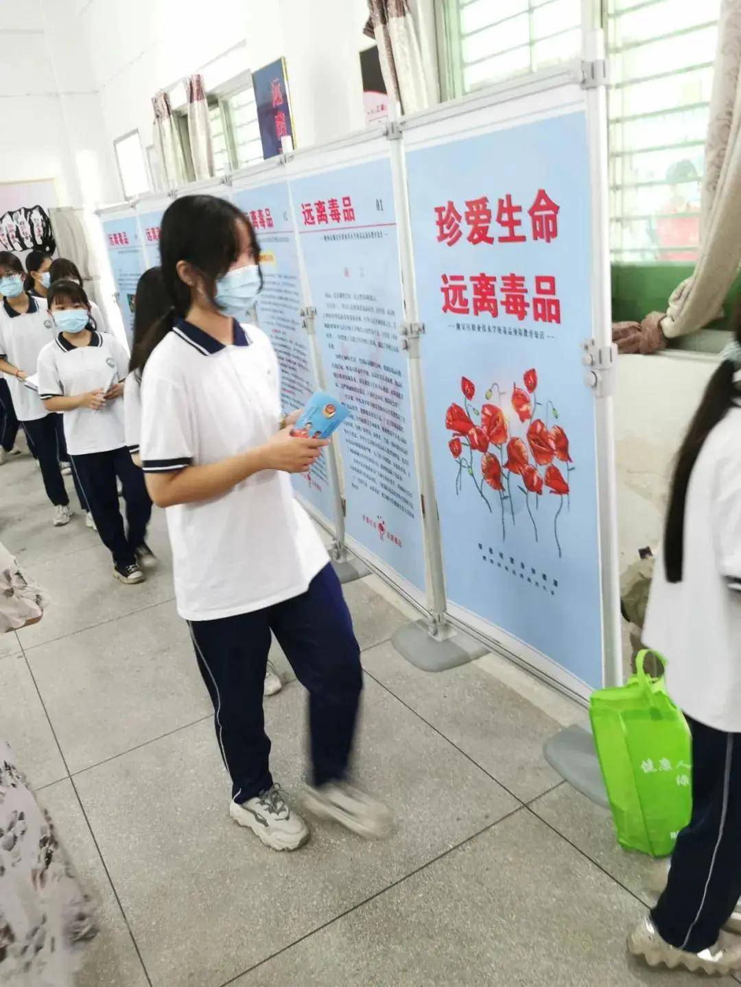 【全民禁毒宣传月】创作禁毒反诈书画,增强拒毒反诈意识