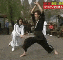 骑摩托车了不得啊,哼.