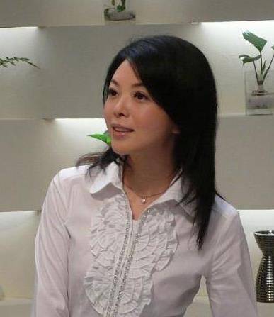 她是汪涵前女友也是湖南一姐最红时辞职隐退现成富婆