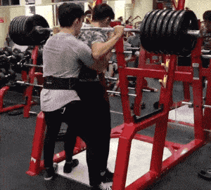 180cm肌肉奶爸身材照疯传,满屏荷尔蒙在躁动_健身