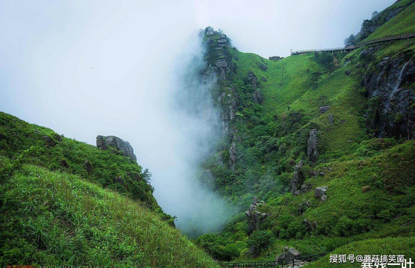 江西武功山有一条山路,上山是好汉坡,下山为绝望坡,你爬过吗?