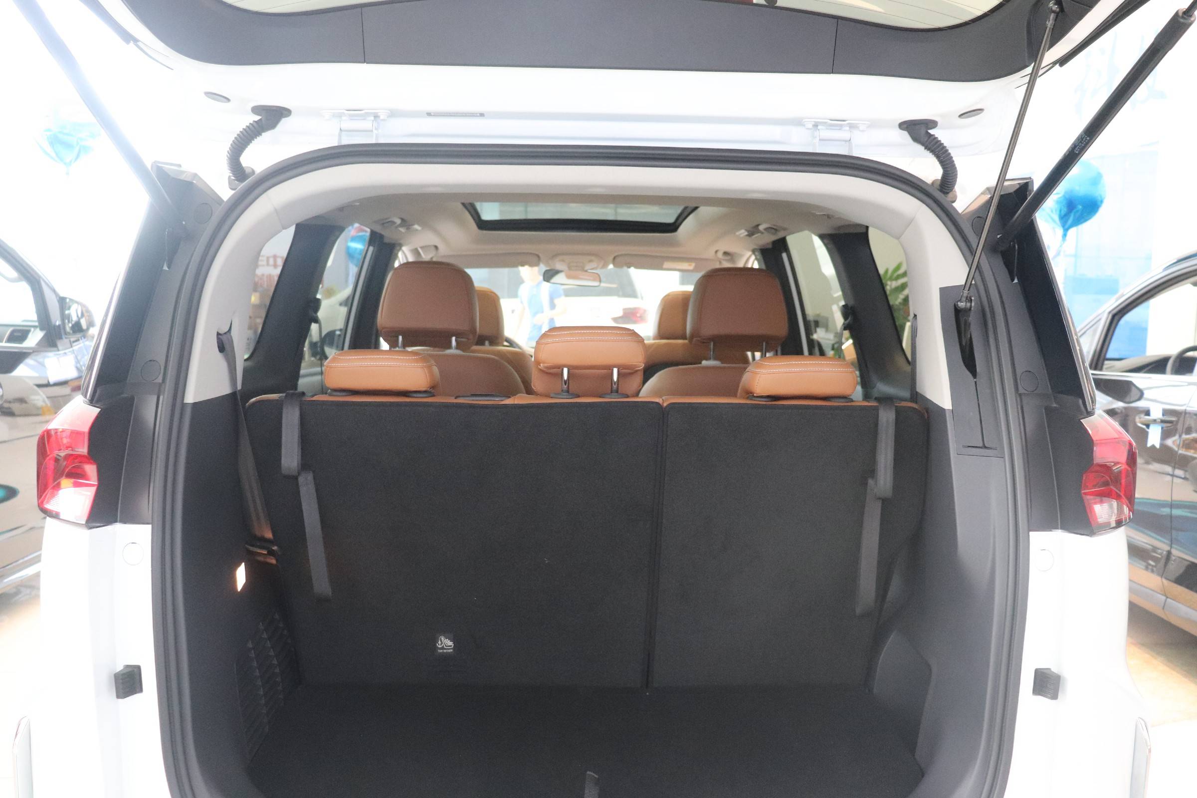 探店maxus g50 plus,10万元级mpv优势明显!_搜狐汽车