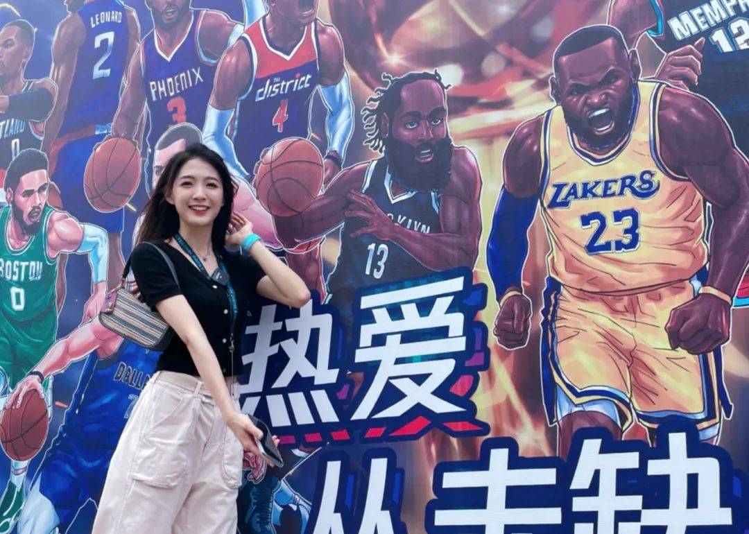 nba女主播雪儿是什么样的宝藏女孩专业解说高颜值大长腿多图分享