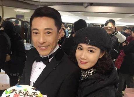 和老公相爱24年,不吃肉不生孩子,今56岁美成这样!