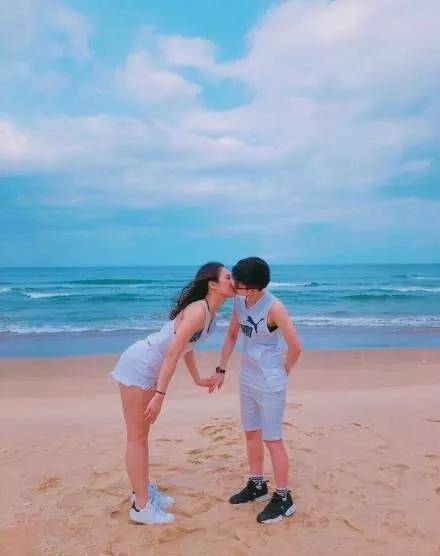 原创《落跑甜心》里的女主角,现在变帅宣布出柜,与女友在巴厘岛蜜月