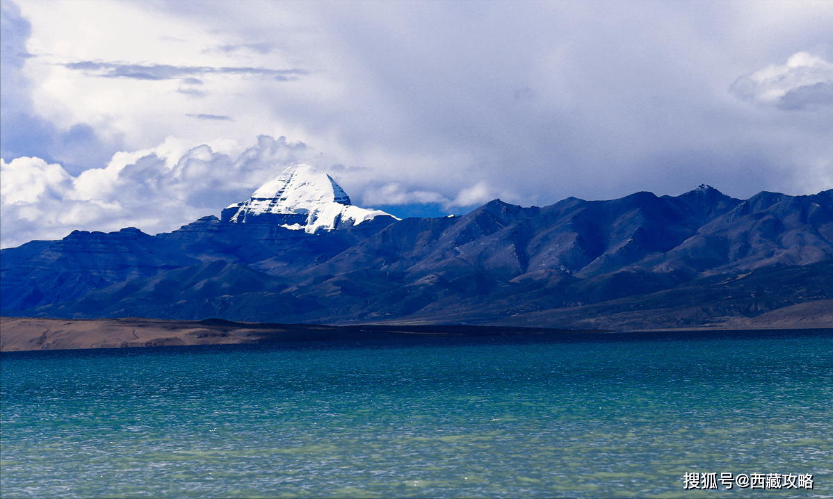 玛旁雍错是国内透明度最高的淡水湖,被信徒们誉为最纯净的湖,她是