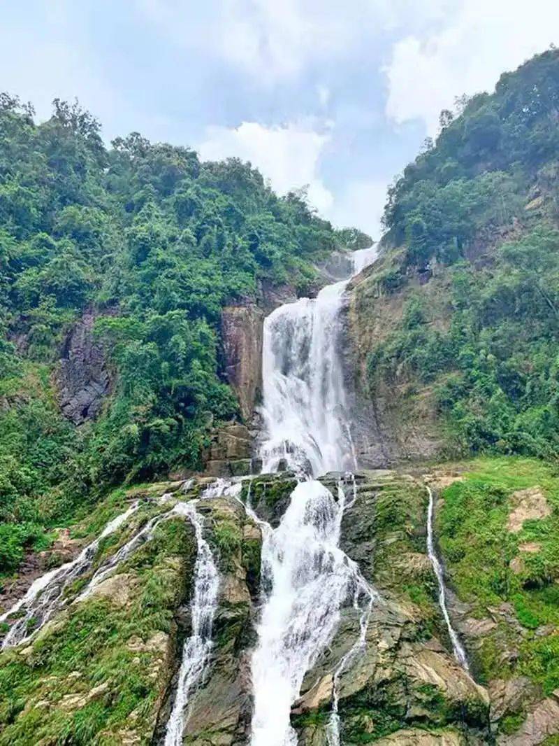 桂宿通新增岑溪天龙山庄!白霜涧瀑布漂流走起!| 广西旅游年卡