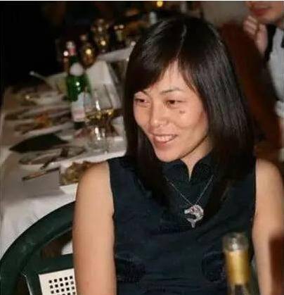 黄渤的老婆叫小欧,是他成名前的朋友.二人相恋13年才结婚.
