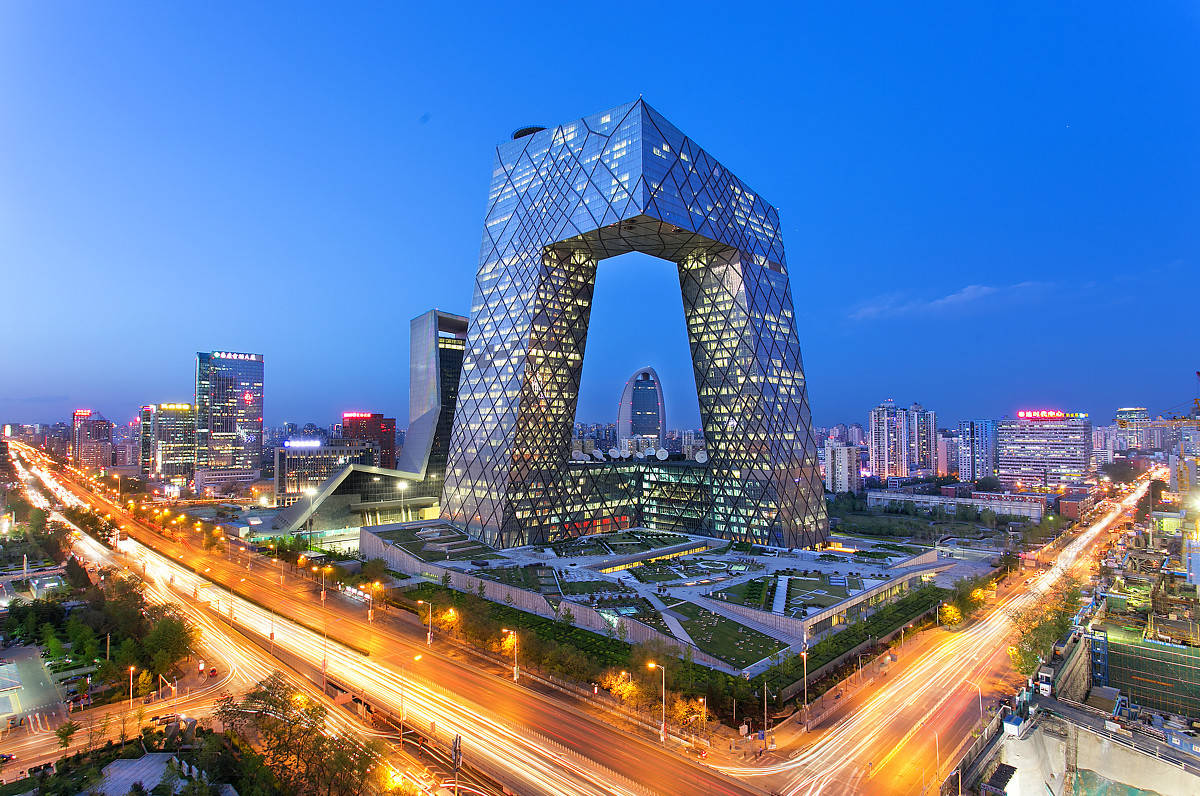 另外提一下:北京的"大裤衩",广州的"小蛮腰",这两座中国标志性建筑都