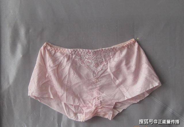 原创裸睡对身体好,女性在睡觉时,该不该穿内衣与内裤呢?一起学习下