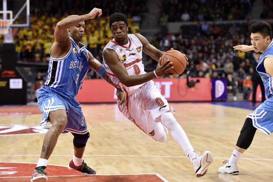 从天才高中生到泯然众人,"中国男孩"穆迪埃为何成为nba流浪汉_广东