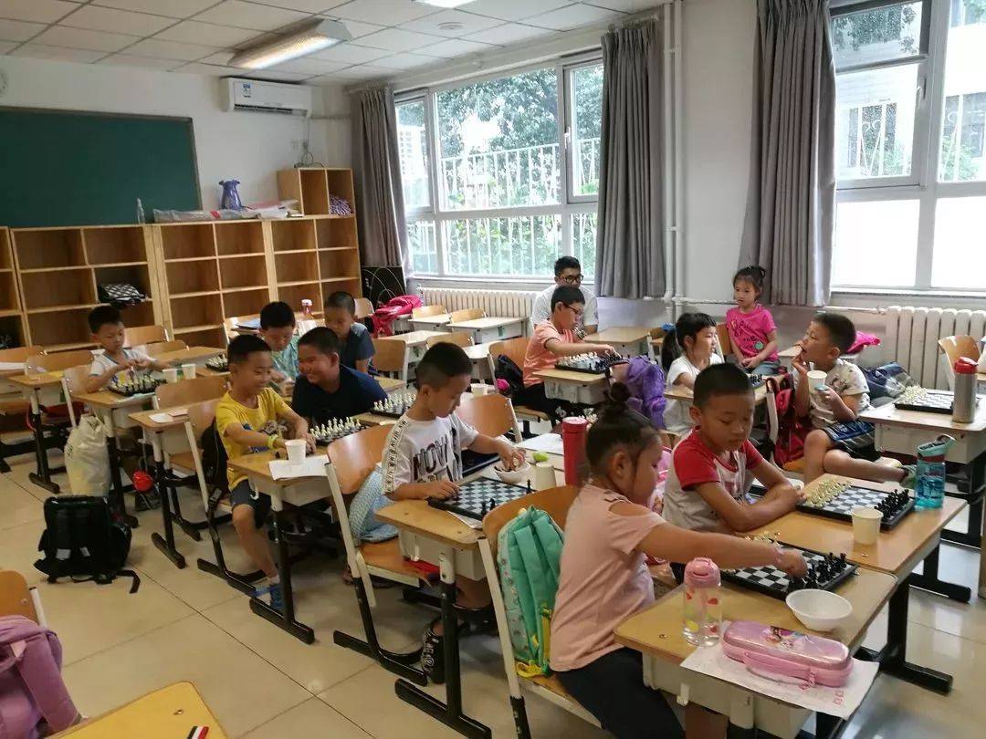 原创小学生家长迎来好消息,多地开展暑期托管班,家长终于解放了