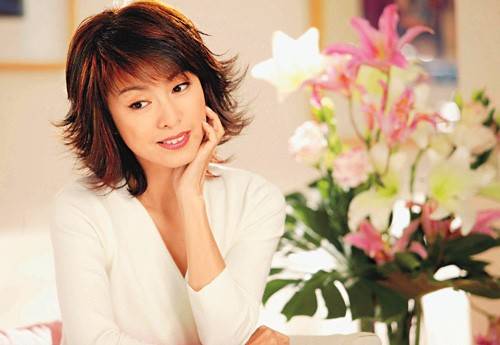 《八月桂花香》播出33年,3位主演拥有幸福家庭,只有她