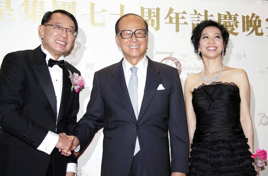 原创杨受成在香港地位很高为女人和向华胜起冲突林江到场立马认怂
