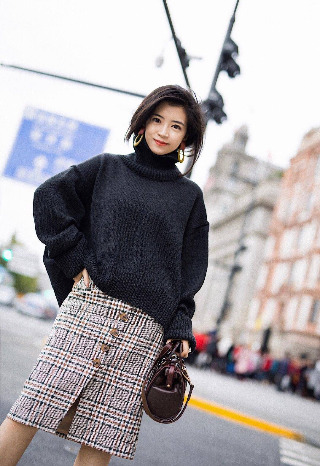look1:毛衣 百褶裙