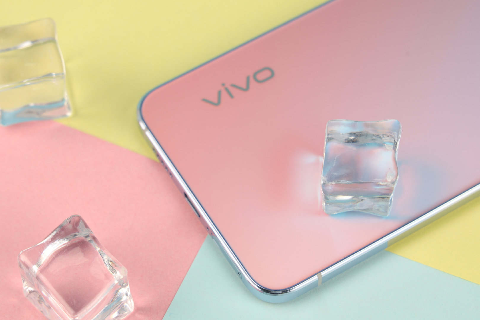 冰蓝粉橙渐变会转为克莱因蓝,vivo s10 pro是如何实现