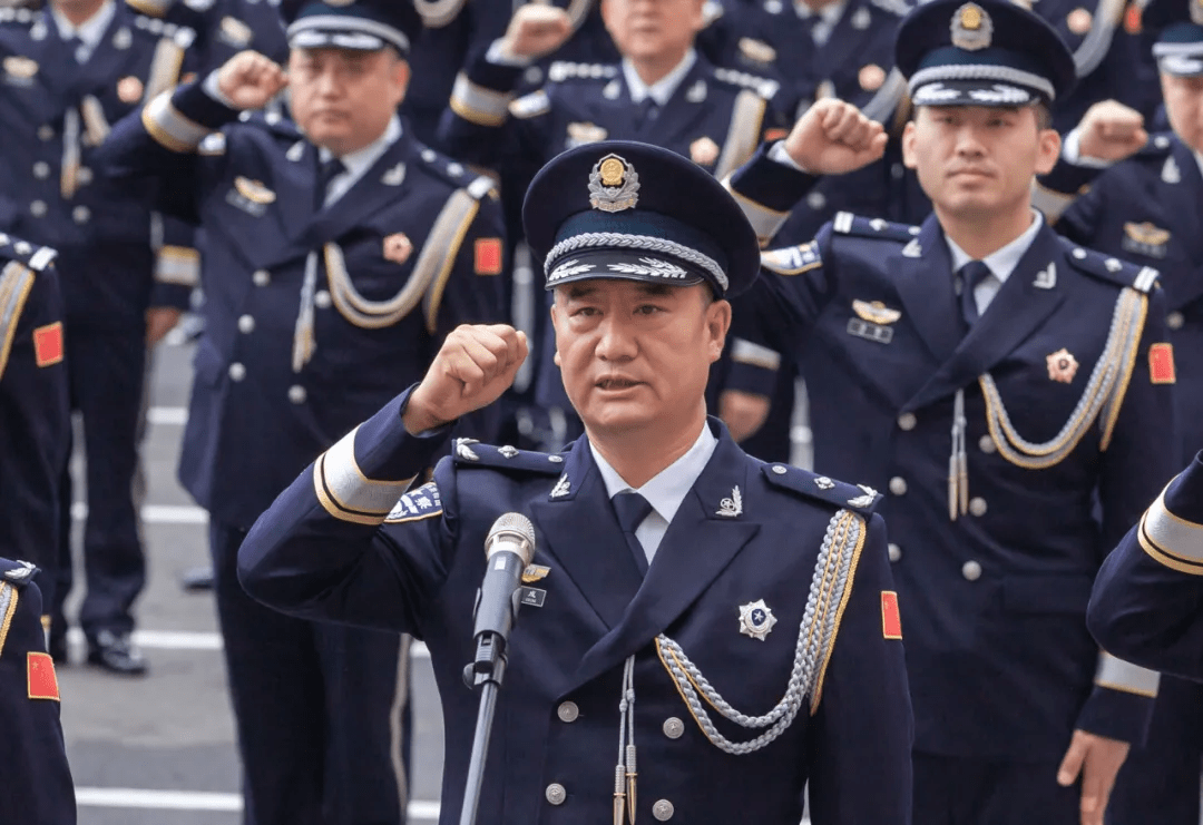 荣耀时刻!吕梁公安正式列装警礼服