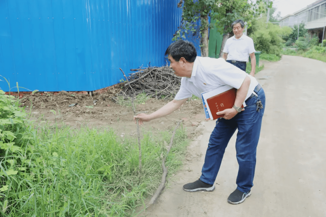 新野县王集司法所所长张学洲妇孺皆知的张司法