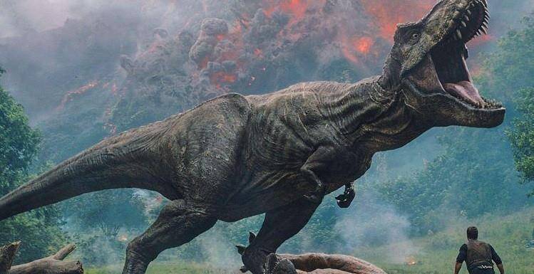 如果将人类放大10倍,回到恐龙时代能打败霸王龙吗?结果令人意外