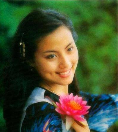 乐韵去世26年,退出《红楼梦》成就邓婕,骗她的罗烈样?