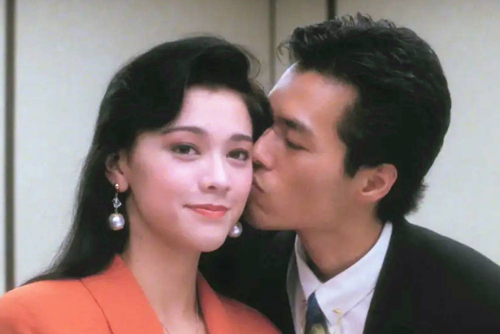 钱小豪51岁前妻开通社交账号,罕晒童年靓照,闺蜜吴绮莉转发支持