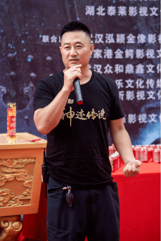 (导演:蓝志伟)动作导演夏小龙担任过《中国医生《中国机长《烈火