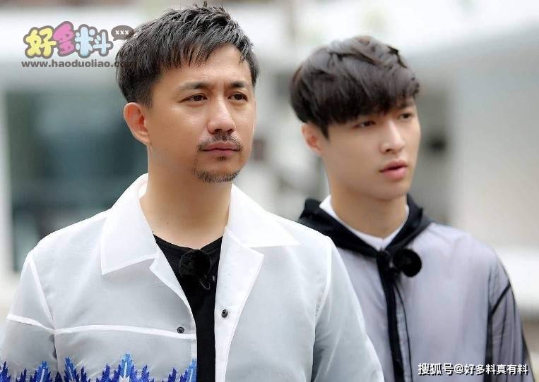 私下黄磊与张艺兴的感情怎么样 两人的师徒情分是真的吗