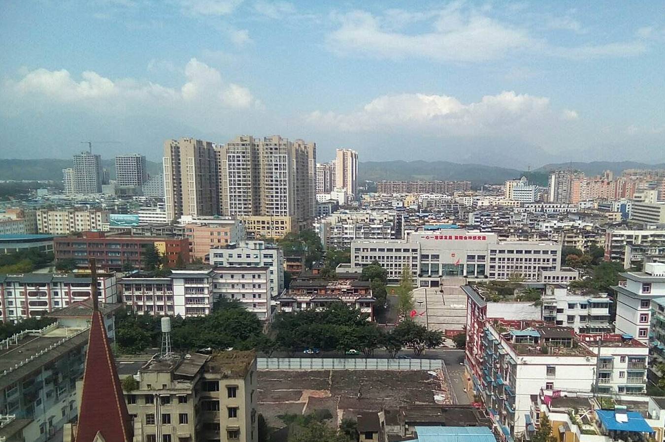 原创四川潜力最大的县:高铁站建得比成都还多,现在还准备盖机场!