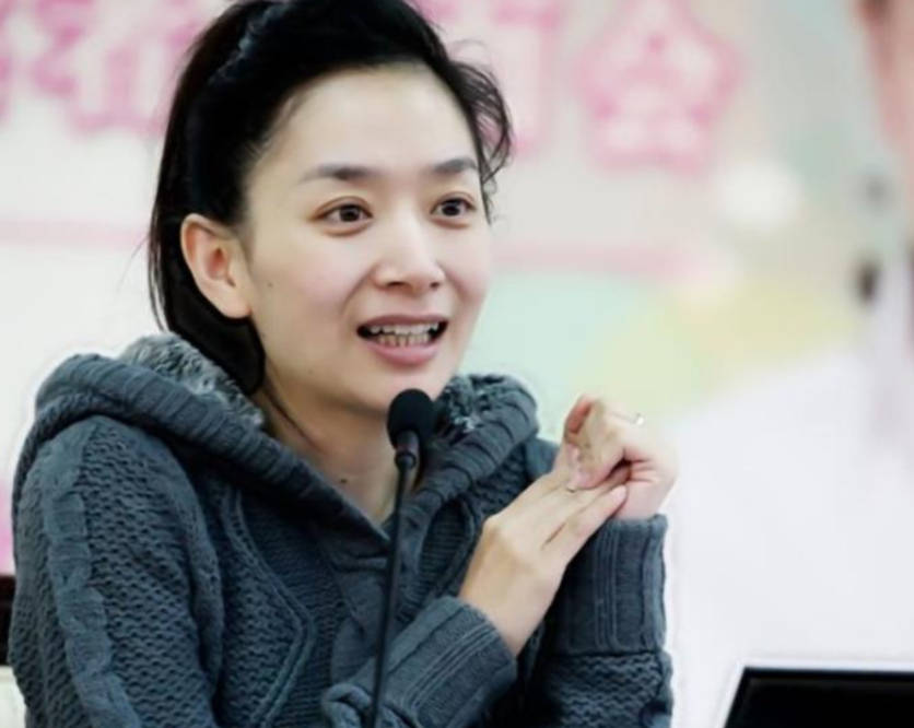 北京卫视"一姐"王芳:多次下病危通知,嫁大16岁的先生身家过亿