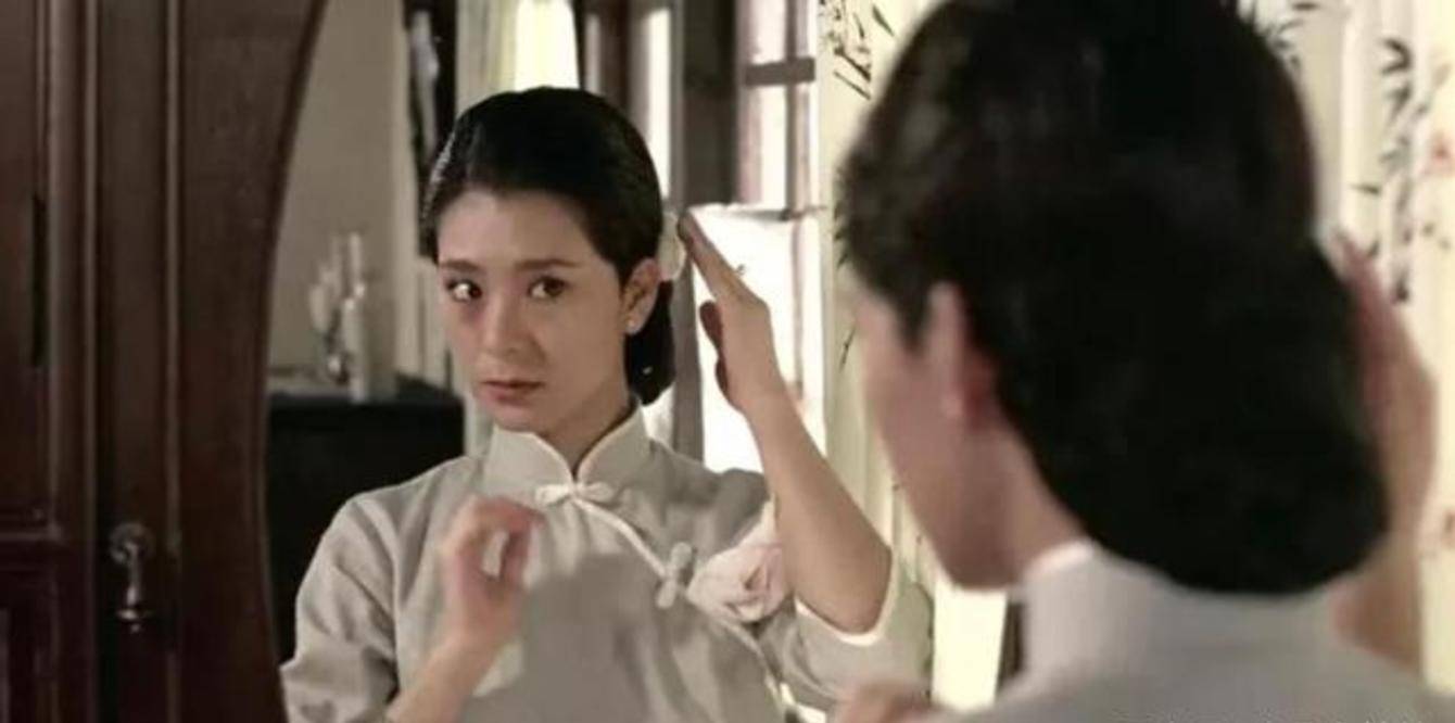 张爱玲《怨女》:嫁给残疾少爷,堕落一生,揭开豪门贵妇