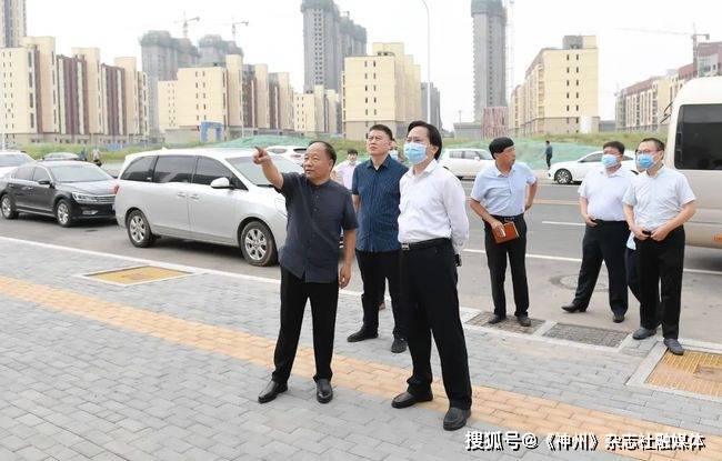 史建中一行先后到滏阳河湾子闸,科创城,风华路滏阳桥等地进行调研