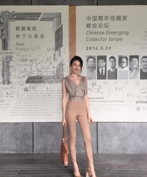 手腕高超的晚晚:从大饼脸网红成京圈贵妇,人生堪比邓文迪!
