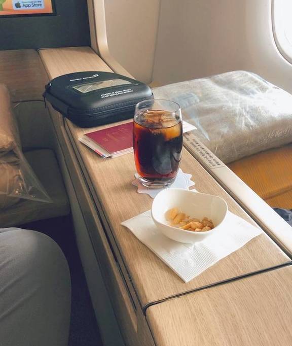 原创韩亚航空头等舱a380美国飞韩国,直升机接送,泡菜拉面飞机餐亮了