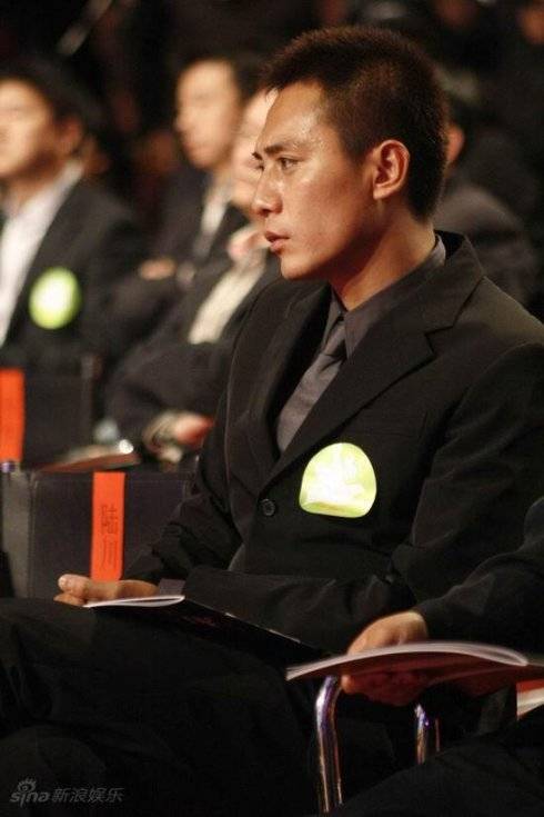 刘烨的忧郁情史靠帅气征服了三个女人娶法国姑娘收获幸福婚姻