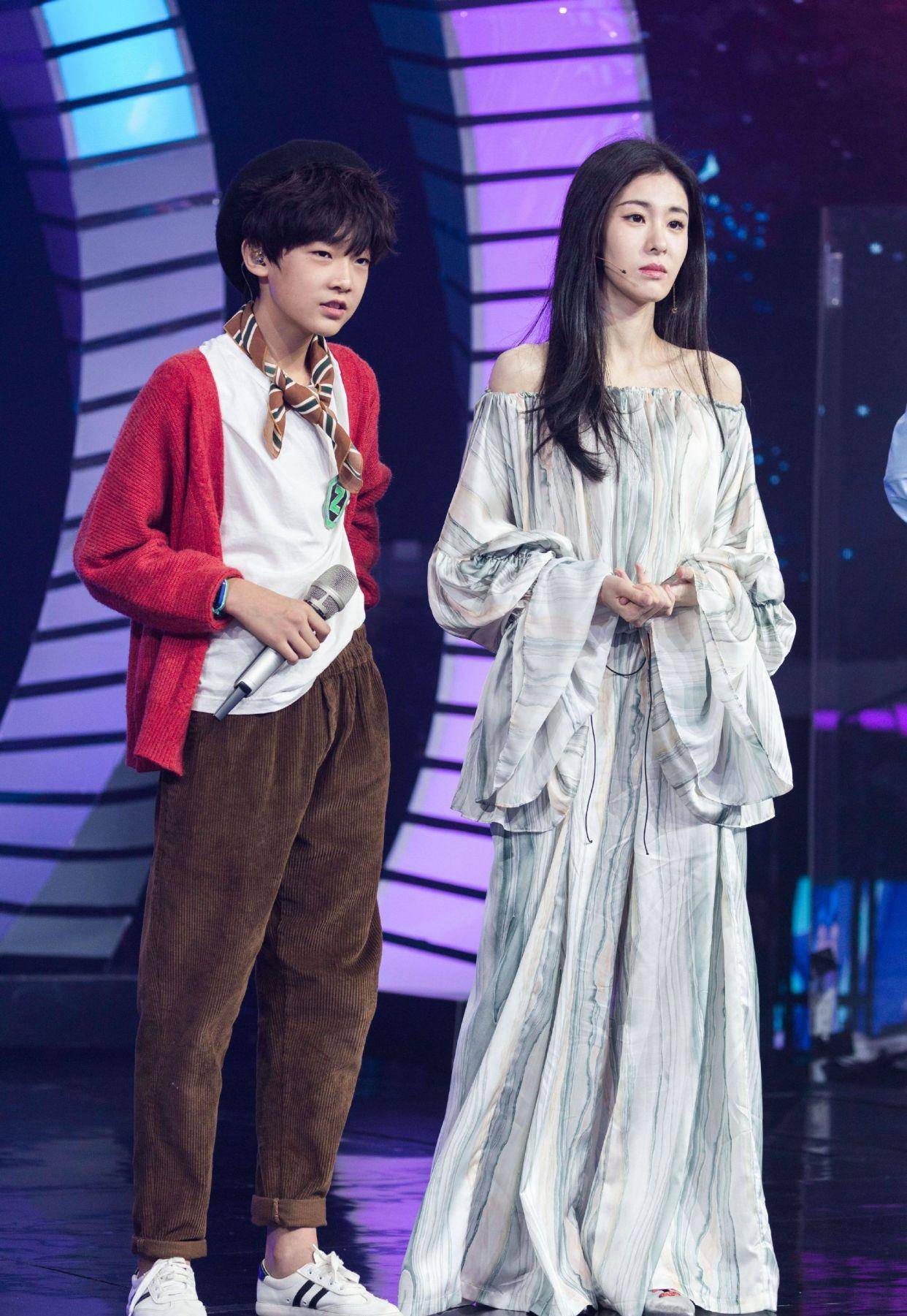 原创张碧晨孕肚照曝光,孩子确实是她"亲自"生的