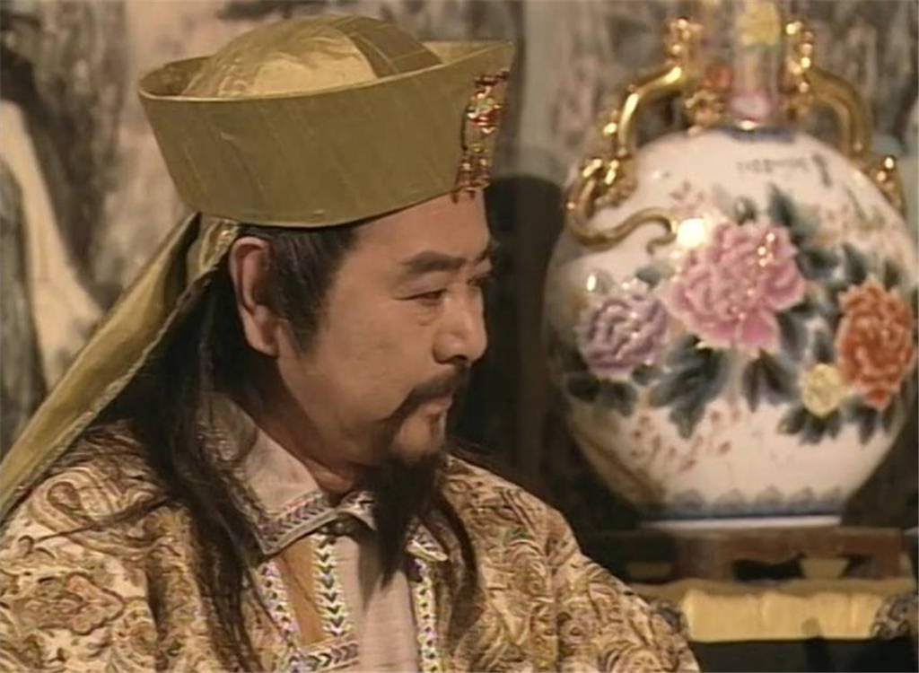看6版《天龙八部》段正明和皇后,感受不同版本配角选角的态度