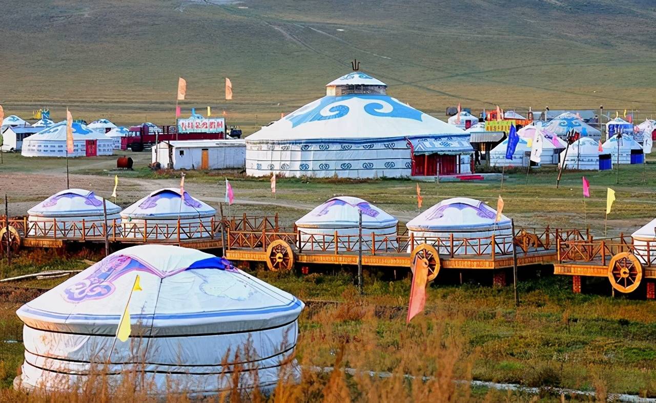 原创蒙古人一家都住蒙古包想洗澡上厕所怎么办听当地姑娘怎么说
