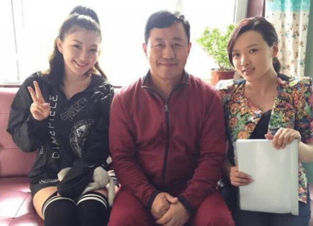 《乡村爱情》王长贵,做赵本山弟子17年,与妻子像两代人