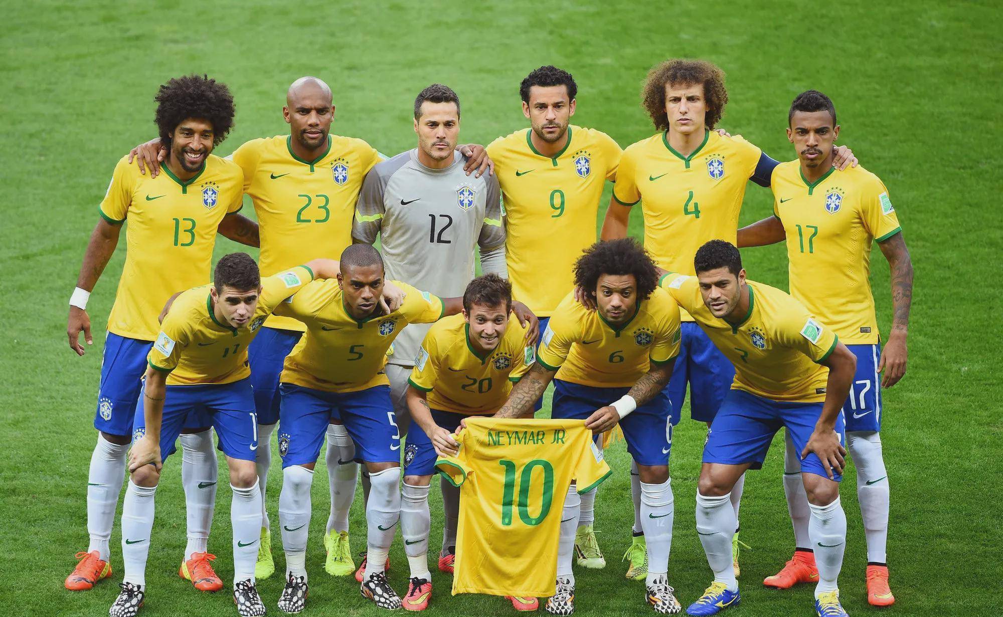 原创南美足球两强,为何阿根廷全是白人,巴西队却多是混血?