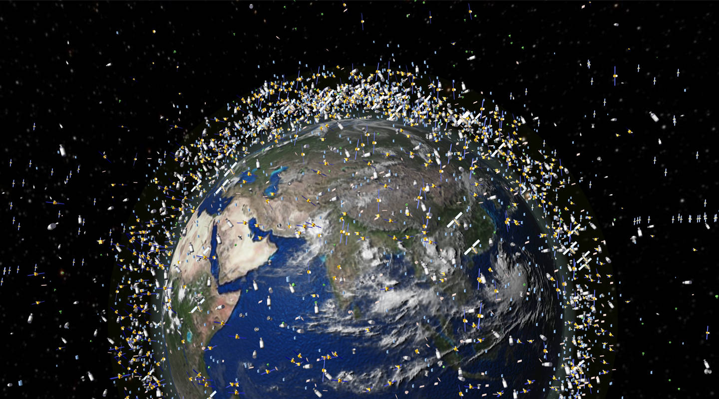 太空垃圾包围地球天文学家本世纪末太空垃圾数量将突破10万