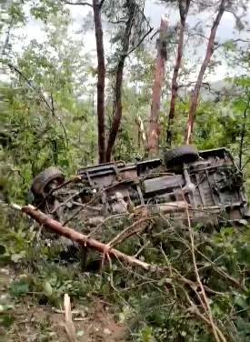 安徽太湖皮卡车掉进山沟,12人死亡!_事故