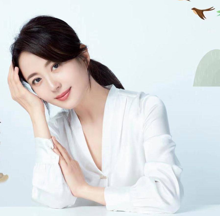 著名演员杨童舒:没有刻意隐婚,网络谣传困扰她多年