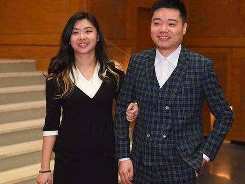 原创丁俊晖老婆气质端庄!为何没能牵手潘晓婷?结了婚的或许都懂