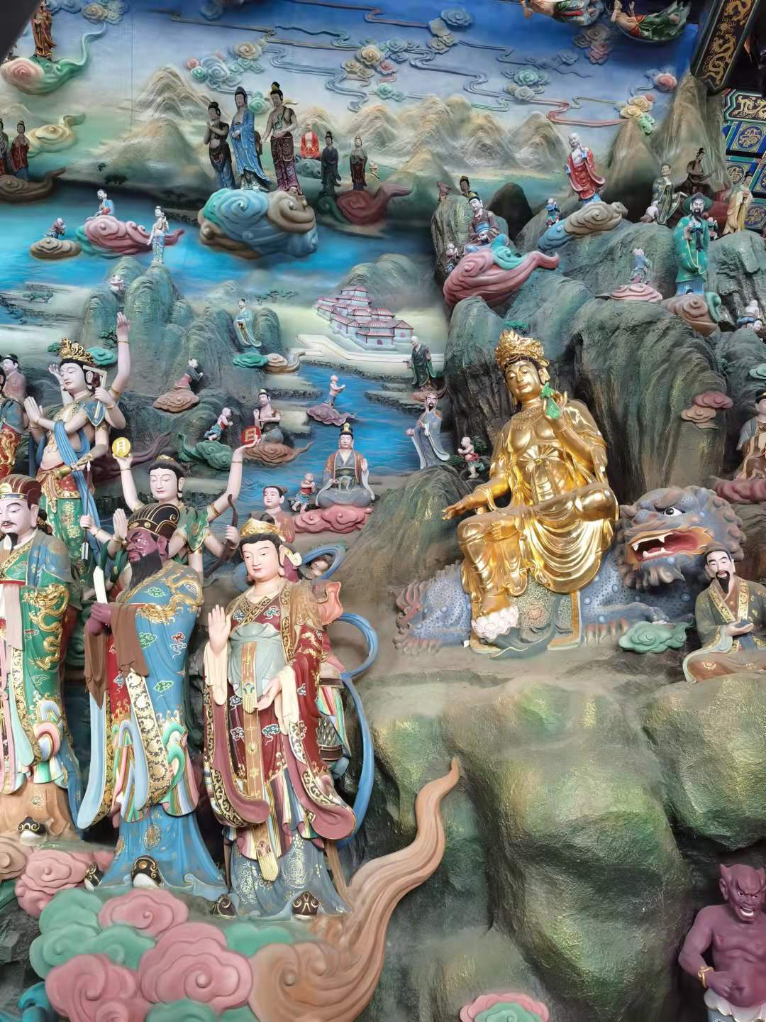 万寿寺大雄宝殿佛像后面神秘的3d海岛观音图竟然有如此深意