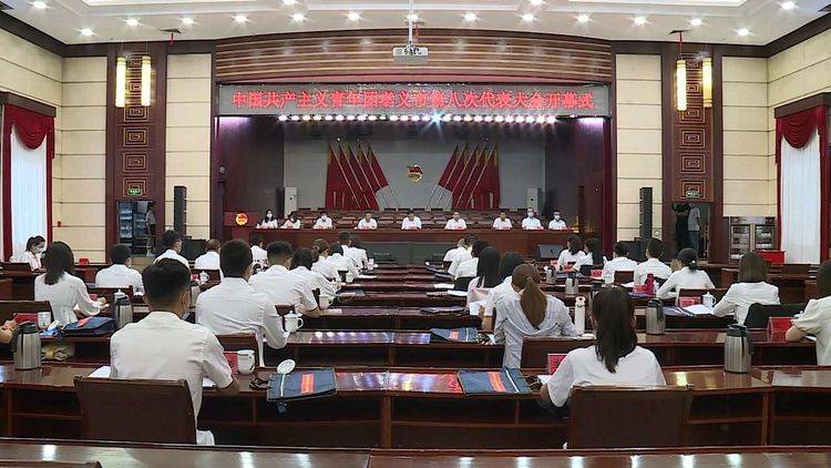 任盛出席共青团孝义市委第八次代表大会