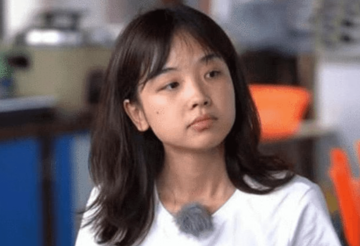 原创王冰冰31岁了仍似少女,却因素颜照排不进央视美女主持的前五名?