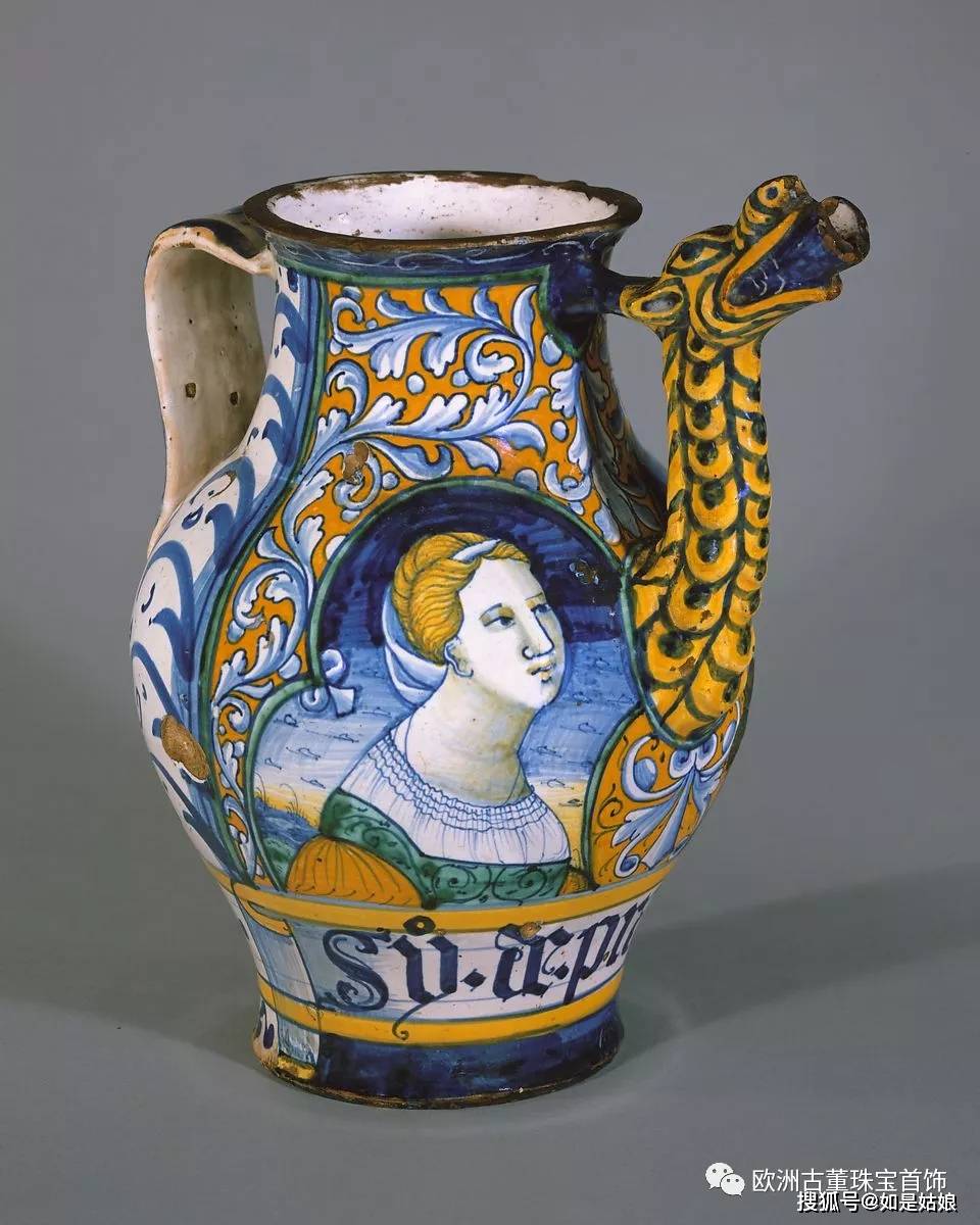 非常经典的形状马乔利卡的诞生15世纪的马纳利卡是锡釉陶器,而在19