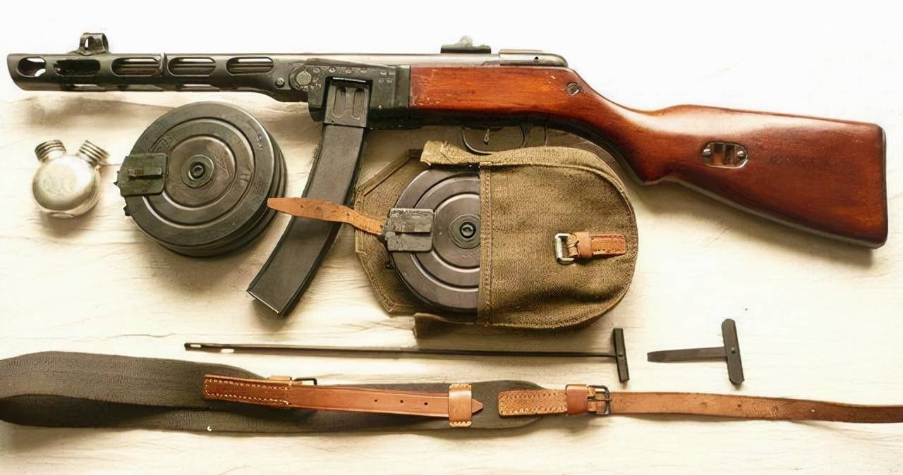 波波沙冲锋枪:二战时苏军的一代神枪,战后为何迅速被ak47取代?_苏联