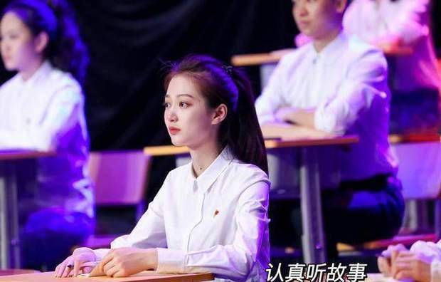 原创中国传媒大学美女学霸冯琳,是4名朗诵员之一,火遍了网圈