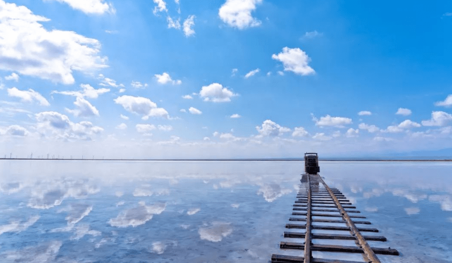 青海适合自驾旅游 , 在旅途中收获舒心_盐湖